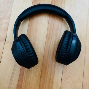 Wireless Bluetooth Over-Ear Headphones Black